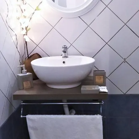 Adelia's Luxury Studio Апартаменты