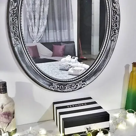 Adelia's Luxury Studio Апартаменты