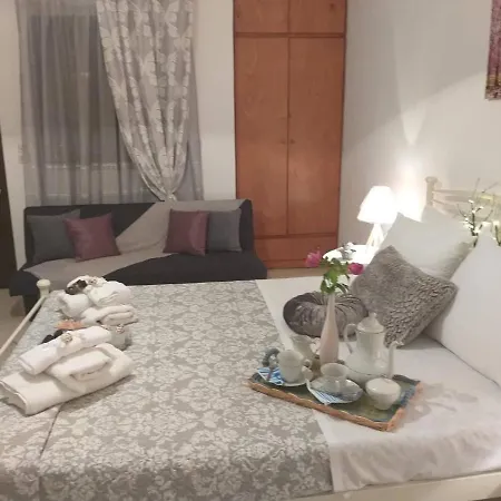 Adelia's Luxury Studio Апартаменты