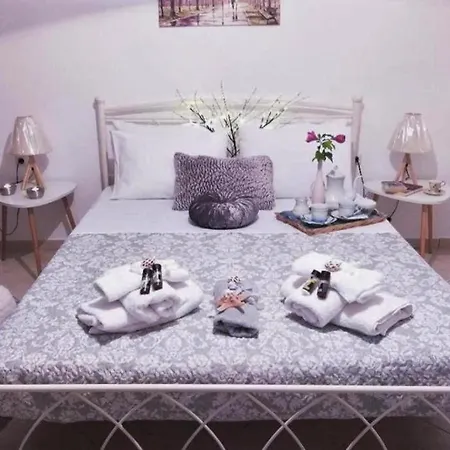 Апартаменты Adelia's Luxury Studio *