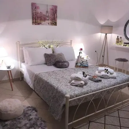 Апартаменты Adelia's Luxury Studio *