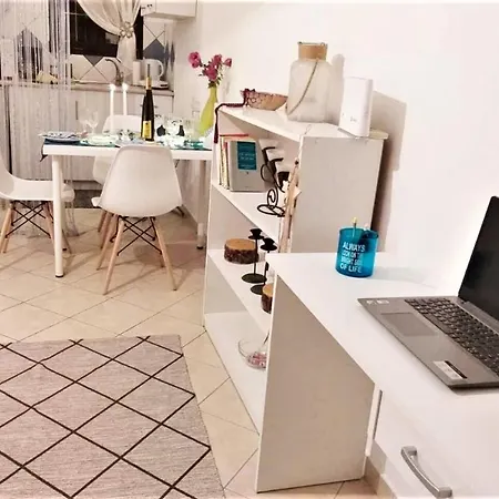 Апартаменты Adelia's Luxury Studio Mantouki